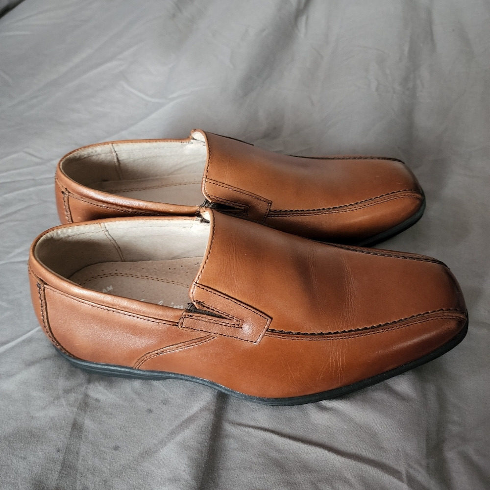 Dress shoe,  size 4m,brown